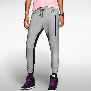 Nike sportswear tech fleece pants!!!